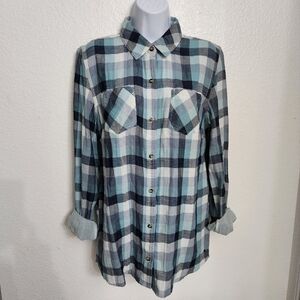 Legendary whitetails women's cotton plaid shirt size medium blue